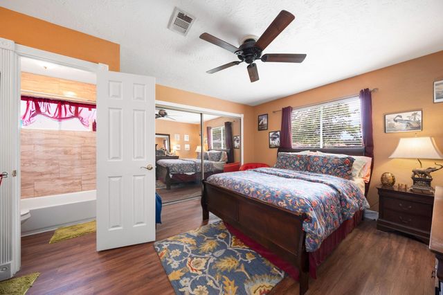302 Forest Hills Drive, League City, TX 77573