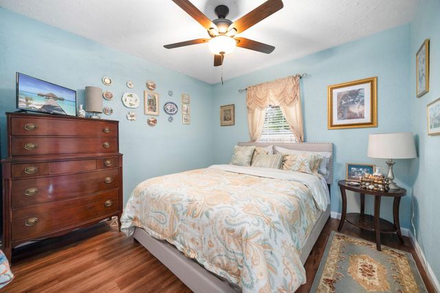 302 Forest Hills Drive, League City, TX 77573