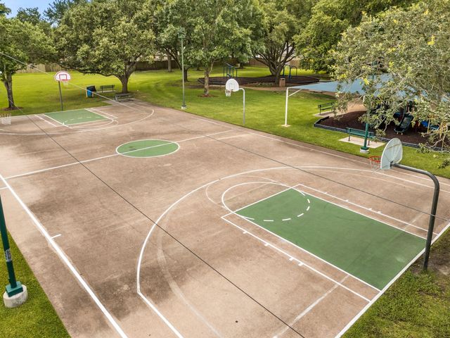 302 Forest Hills Drive, League City, TX 77573