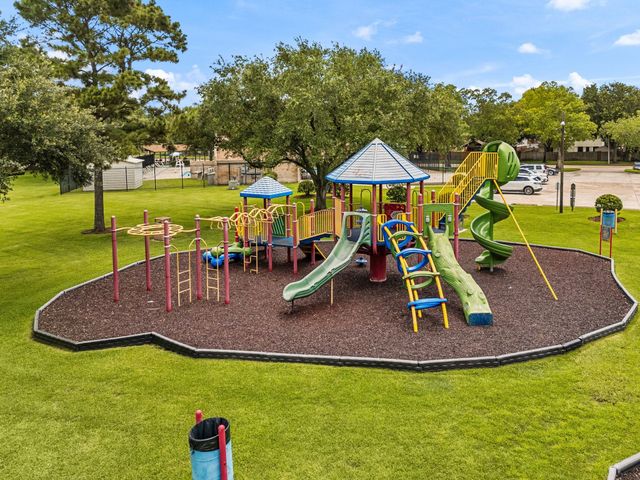 302 Forest Hills Drive, League City, TX 77573