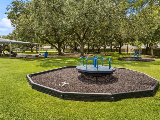302 Forest Hills Drive, League City, TX 77573