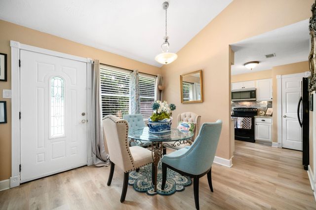 302 Forest Hills Drive, League City, TX 77573