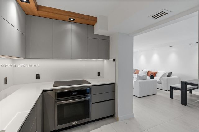 100 Bayview Drive 1901, Sunny Isles Beach, FL 33160
