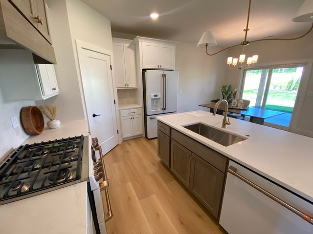 5105 MODESTO DR, Columbia, MO 65203