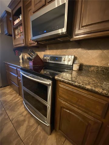 1250 Lawrence Trail, Alice, TX 78332