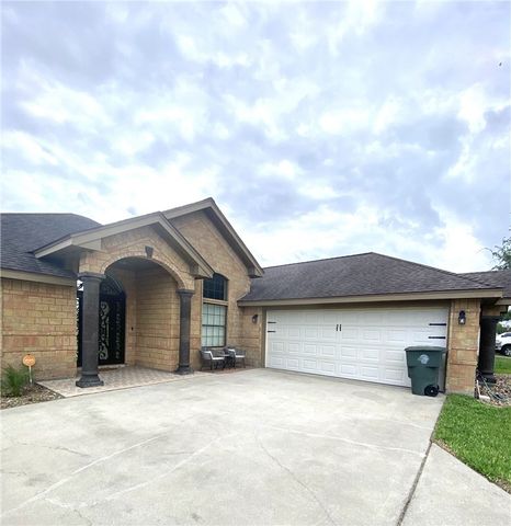1250 Lawrence Trail, Alice, TX 78332