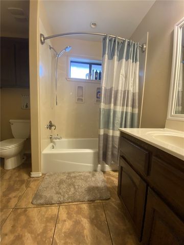 1250 Lawrence Trail, Alice, TX 78332