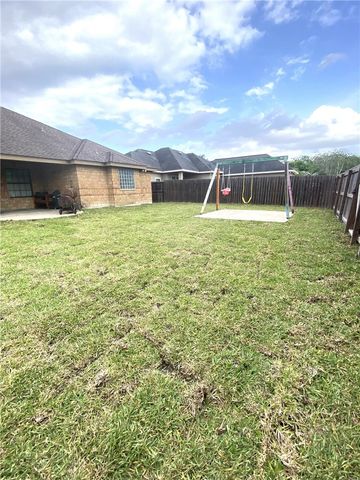 1250 Lawrence Trail, Alice, TX 78332