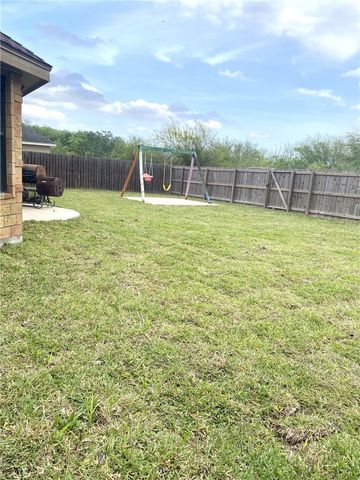 1250 Lawrence Trail, Alice, TX 78332