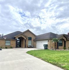 1250 Lawrence Trail, Alice, TX 78332