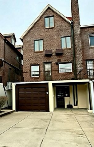 7717 82nd Street, Glendale, NY 11385