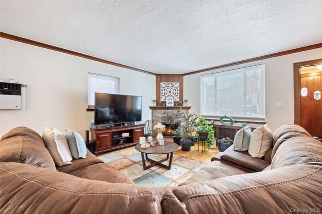 7717 82nd Street, Glendale, NY 11385