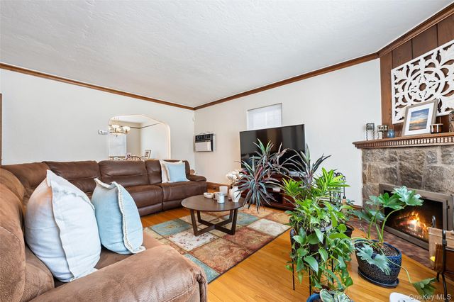 7717 82nd Street, Glendale, NY 11385