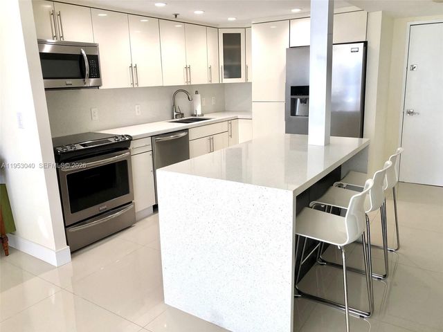 20515 E Country Club Dr 1448, Aventura, FL 33180