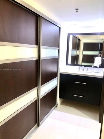 20515 E Country Club Dr 1448, Aventura, FL 33180