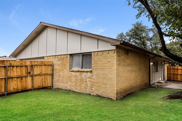 2941 Rolling Hills Drive, Carrollton, TX 75007