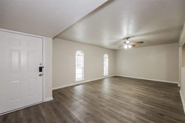 2941 Rolling Hills Drive, Carrollton, TX 75007