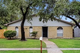 2941 Rolling Hills Drive, Carrollton, TX 75007