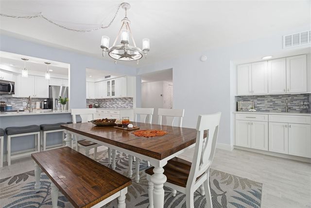 298 SKIFF POINT 103, Clearwater, FL 33767