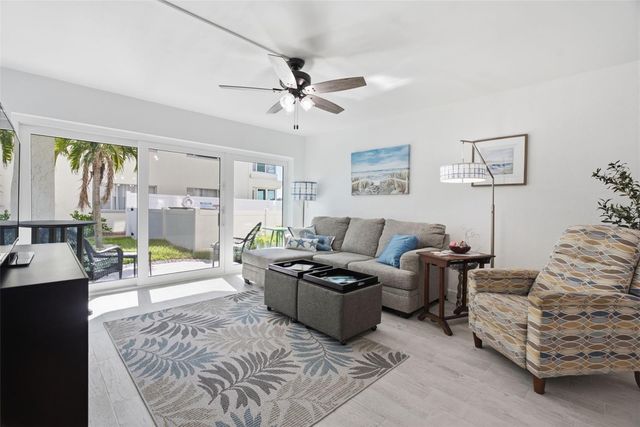 298 SKIFF POINT 103, Clearwater, FL 33767