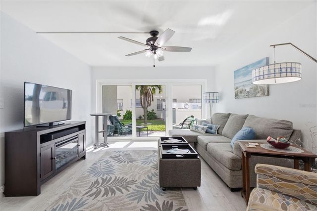 298 SKIFF POINT 103, Clearwater, FL 33767