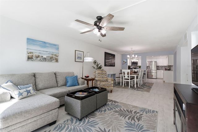 298 SKIFF POINT 103, Clearwater, FL 33767