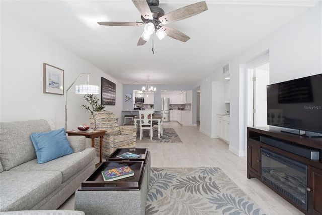 298 SKIFF POINT 103, Clearwater, FL 33767