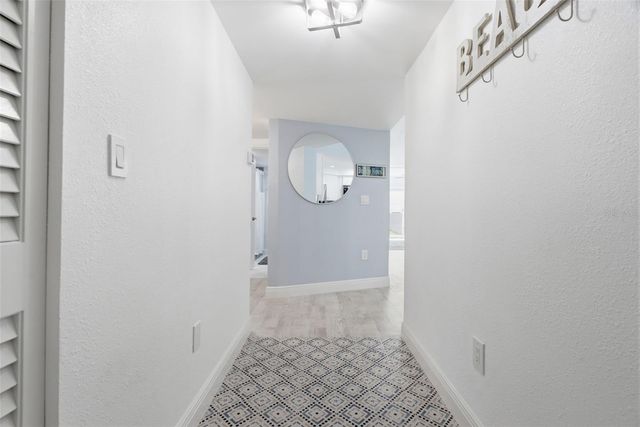 298 SKIFF POINT 103, Clearwater, FL 33767