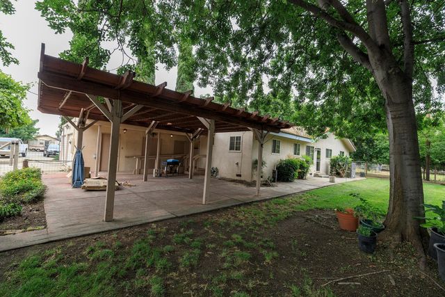 1530 E Linwood, Turlock, CA 95380