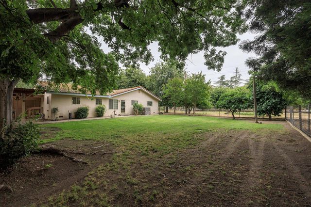 1530 E Linwood, Turlock, CA 95380