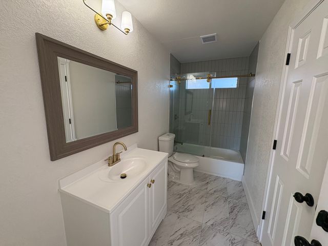 2801 Country Villa Circle, Carrollton, TX 75006