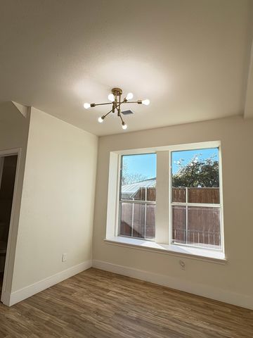 2801 Country Villa Circle, Carrollton, TX 75006