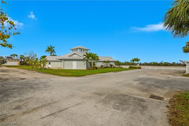 4017 Skyway DR, Naples, FL 34112