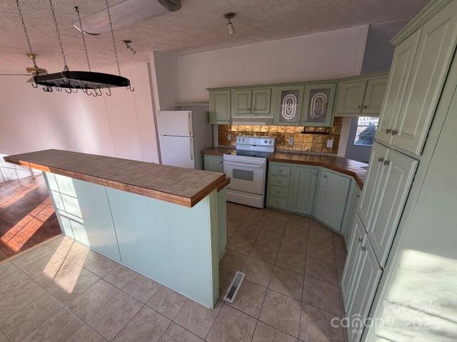 2687 1st Avenue NW, Catawba, NC 28609