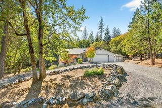 250 Cambridge Drive, Grants Pass, OR 97526