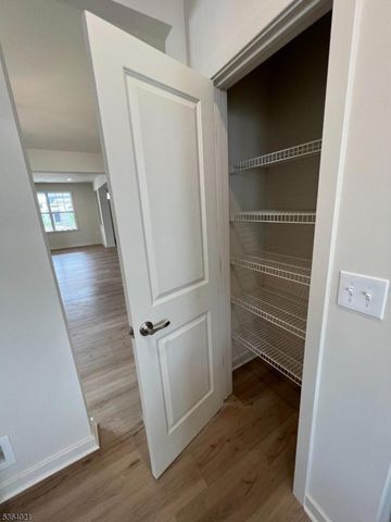 6 Leidl Cir, Hillsborough Twp., NJ 08844