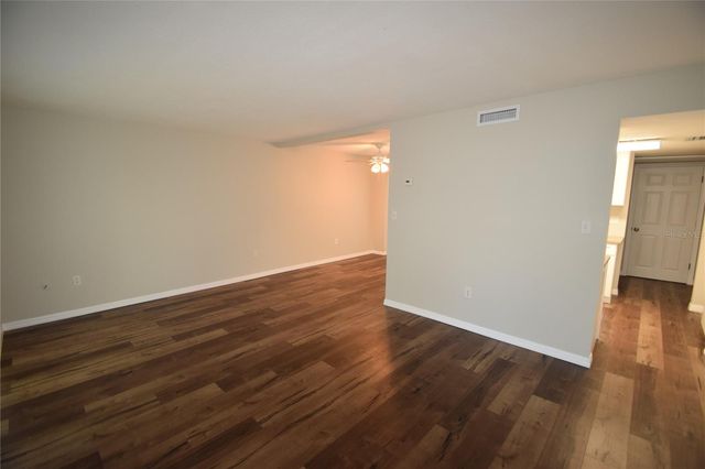 2720 CASTLE WAY 2720, Lakeland, FL 33803