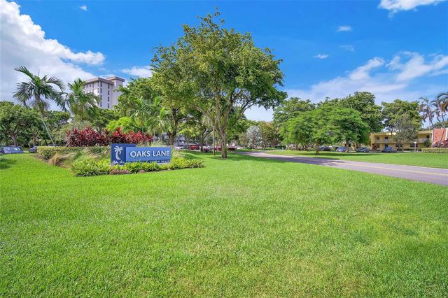 400 Oaks Lane 115, Pompano Beach, FL 33069