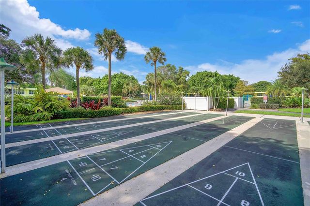400 Oaks Lane 115, Pompano Beach, FL 33069
