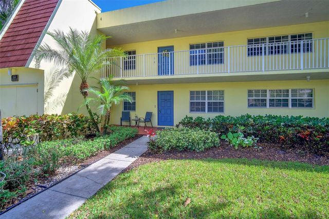 400 Oaks Lane 115, Pompano Beach, FL 33069