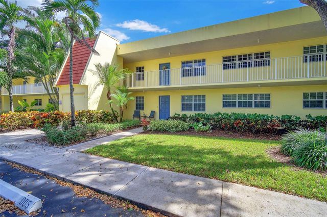 400 Oaks Lane 115, Pompano Beach, FL 33069