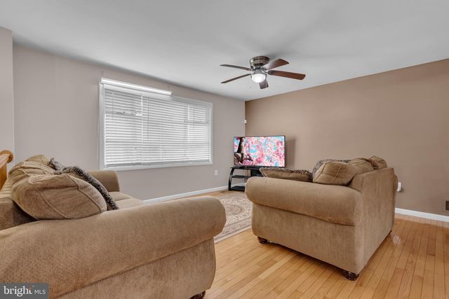 9301 N LAUREL RD, Laurel, MD 20723