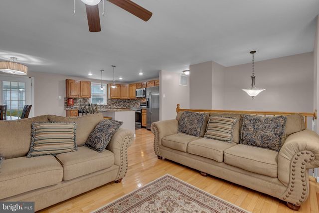 9301 N LAUREL RD, Laurel, MD 20723