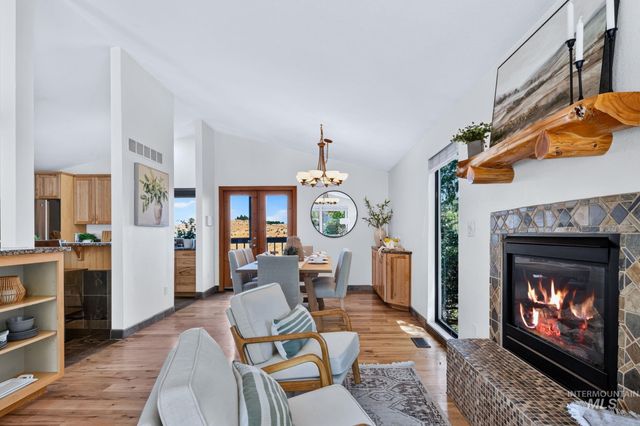 1750 E Shaw Mountain Rd, Boise, ID 83712
