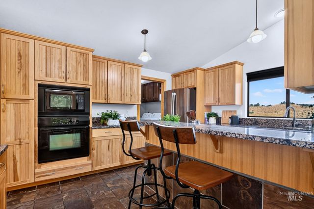1750 E Shaw Mountain Rd, Boise, ID 83712