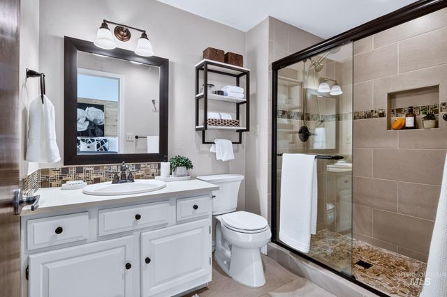 1750 E Shaw Mountain Rd, Boise, ID 83712