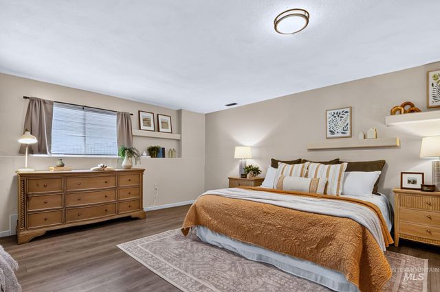 1750 E Shaw Mountain Rd, Boise, ID 83712