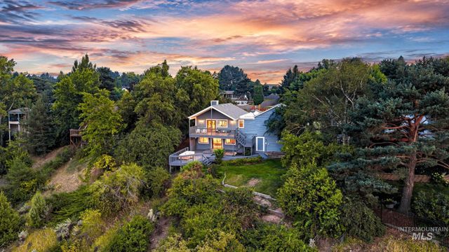 1750 E Shaw Mountain Rd, Boise, ID 83712