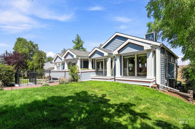 1750 E Shaw Mountain Rd, Boise, ID 83712