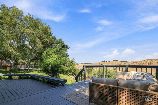 1750 E Shaw Mountain Rd, Boise, ID 83712